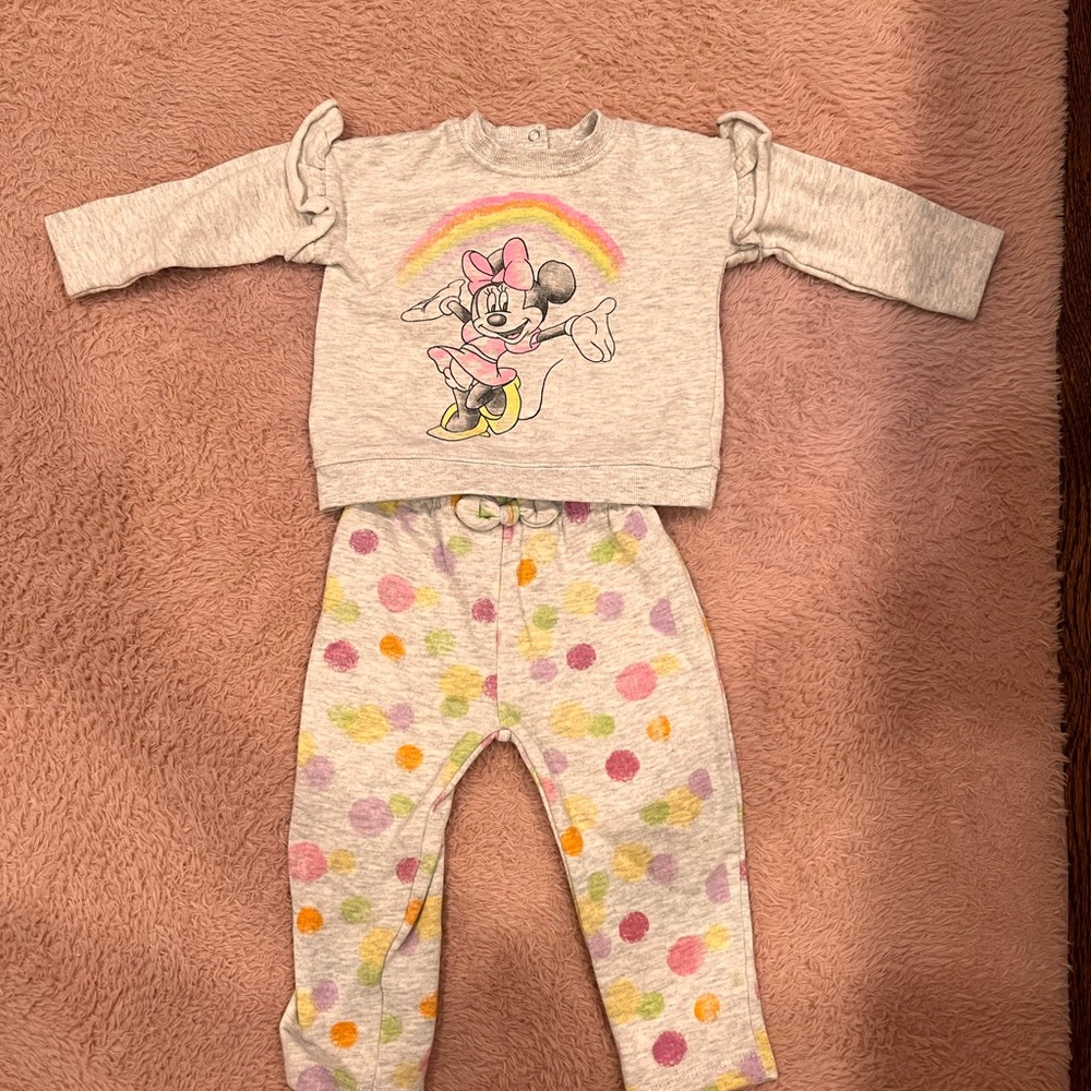 Adorable Minnie Mouse set!